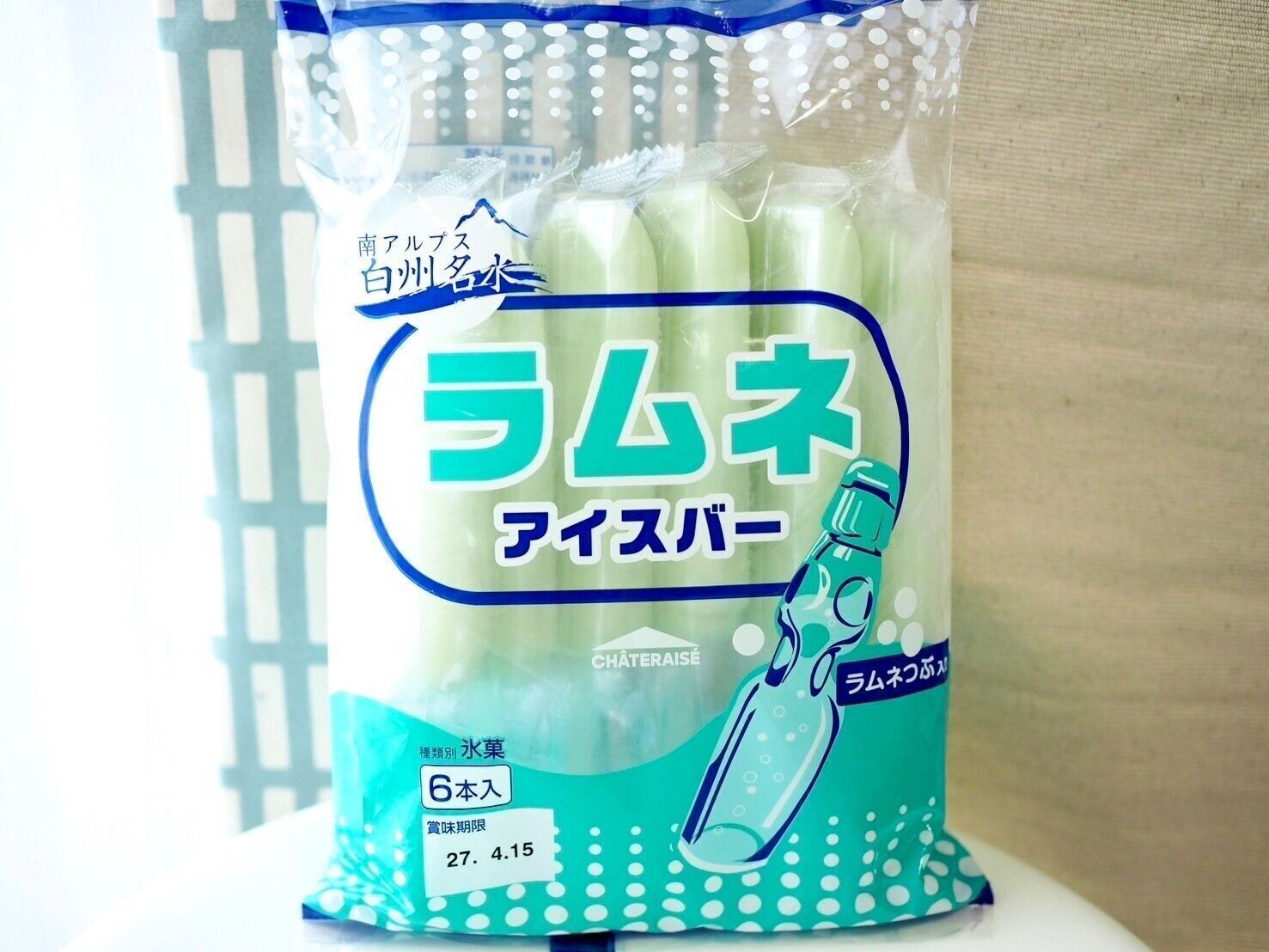 シャトレーゼ「ラムネアイスバー 6本入」商品写真