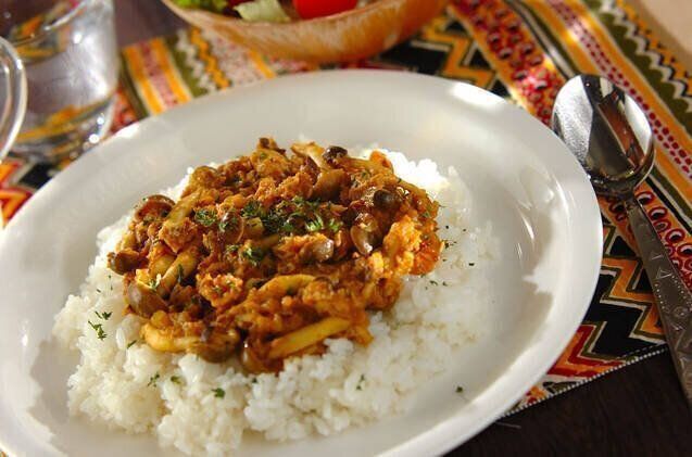 サバ缶で手軽にドライカレー 