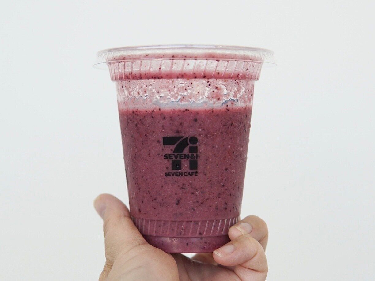 お店で作るベリーベリーヨーグルトスムージー