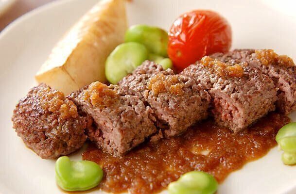 やわらかジューシー！牛ひき肉のステーキ