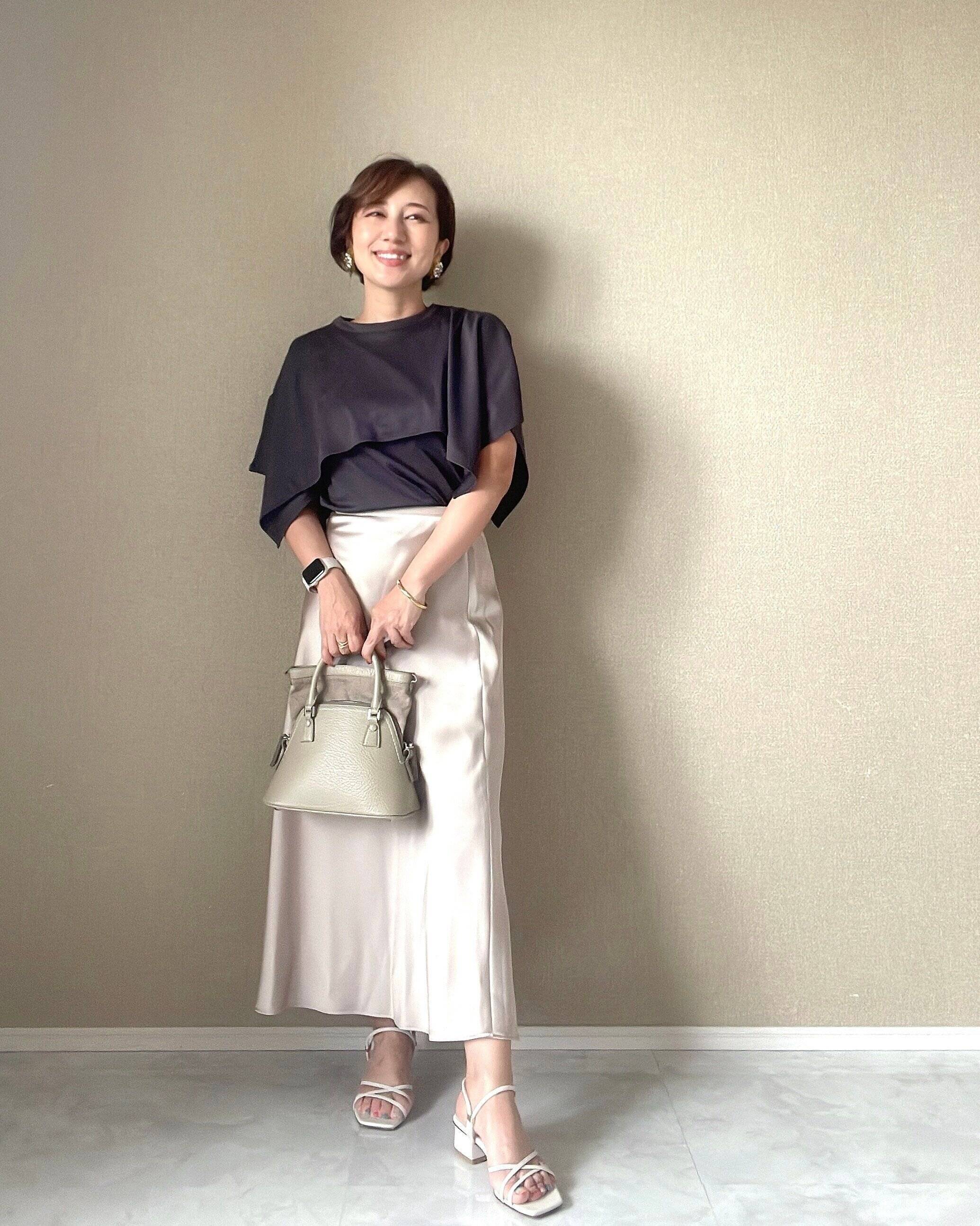 ユニクロ　サテンスカート