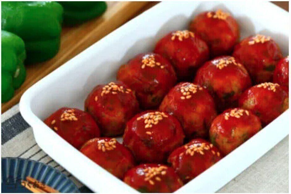 かくれピーマンの肉だんご