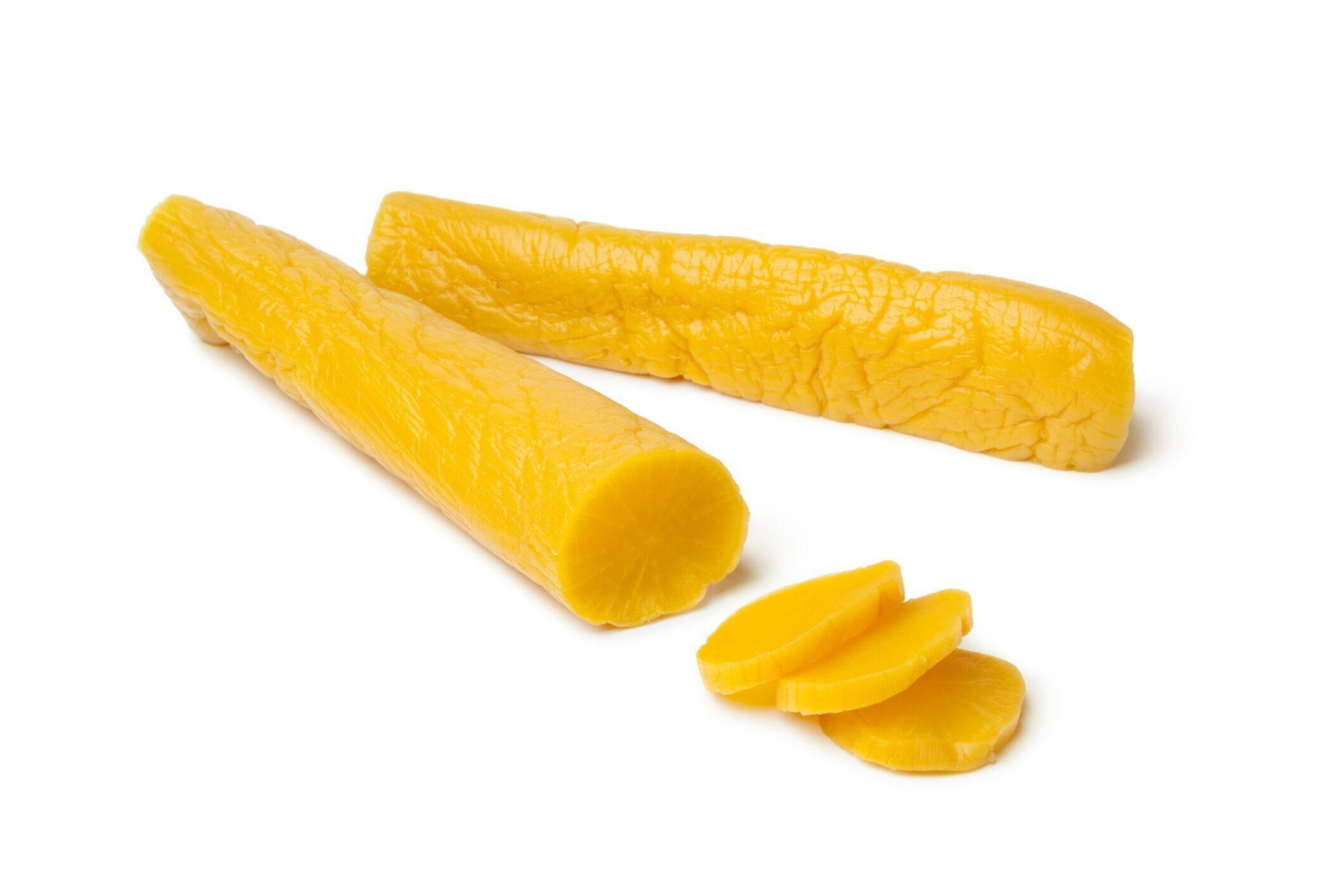 管理栄養士監修 賞味期限切れの 沢庵 たくあん は冷蔵保存でいつまで食べられる 傷んだときの特徴や保存方法を解説 サンキュ