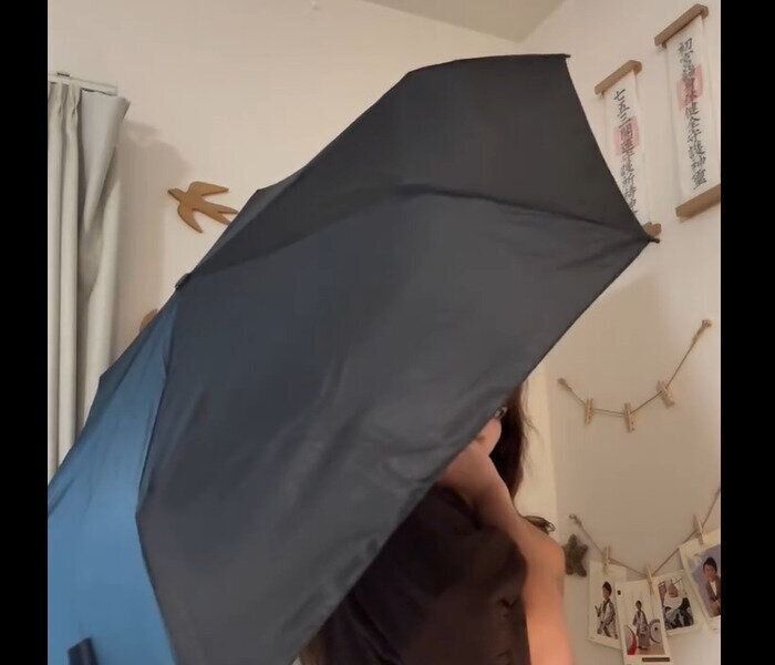 【ダイソー】両手が空く！折りたたみ傘