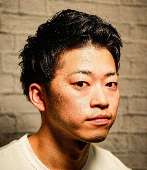 メンズ髪型ショートヘアカタログ。くせ毛の方におすすめ！清潔なベリーショート 