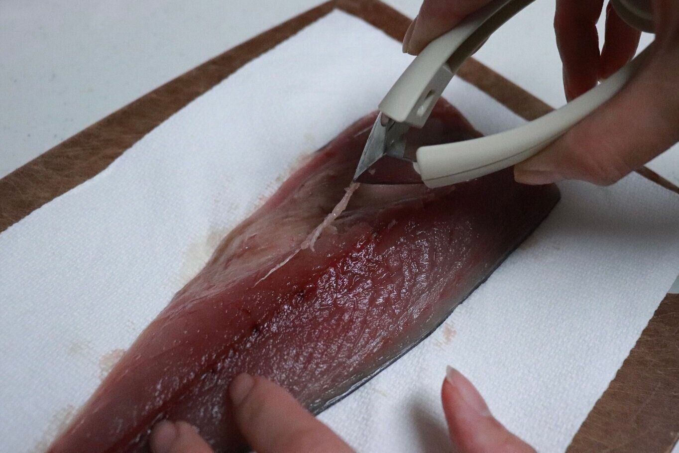 【3COINS】このトング、ただのトングじゃない!?330円で食卓のさまざまシーンで活躍してくれる！