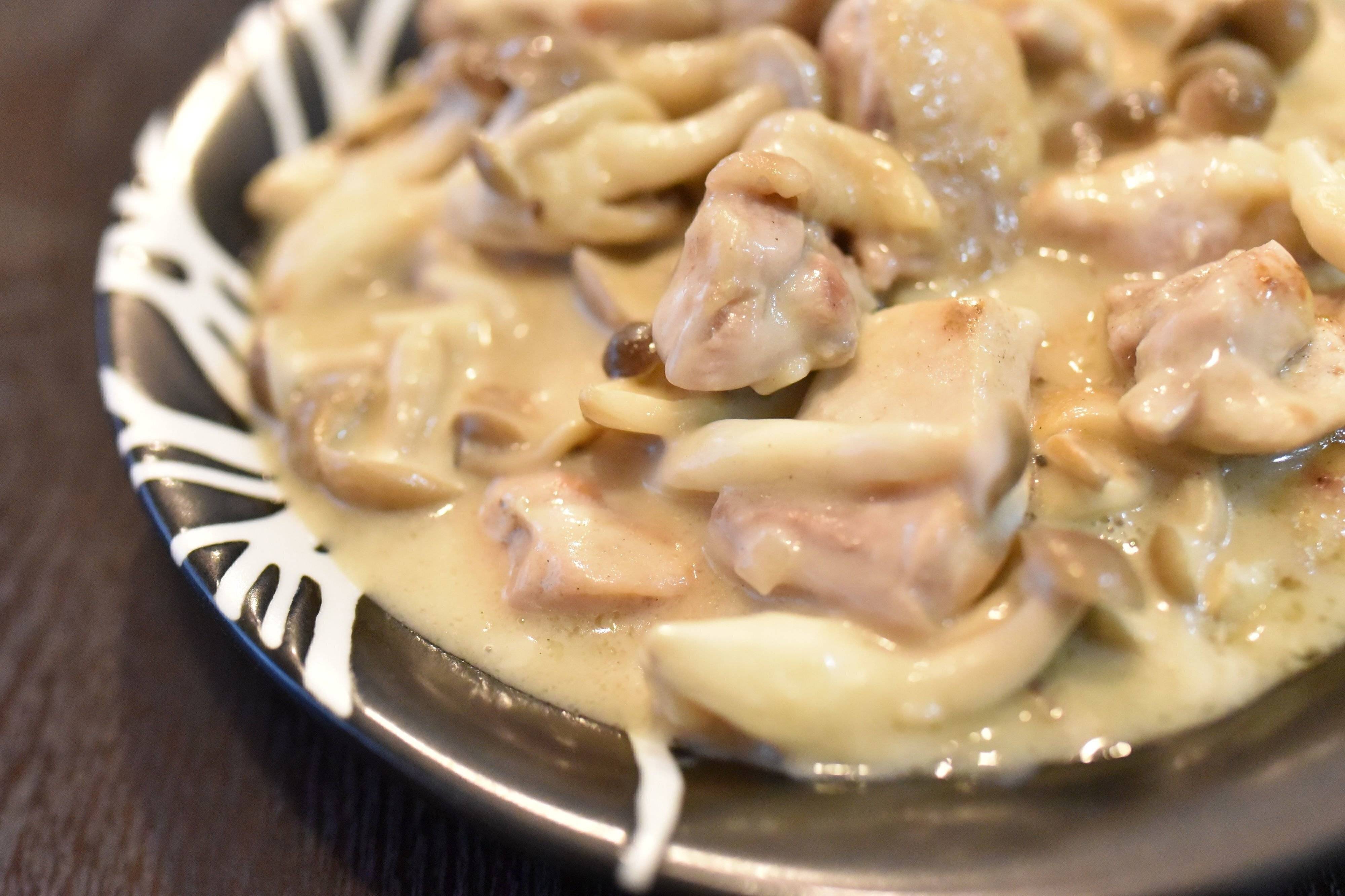 レトルト食品っぽいですが、あくまで“ソース”なので、何かしらの調理が必要