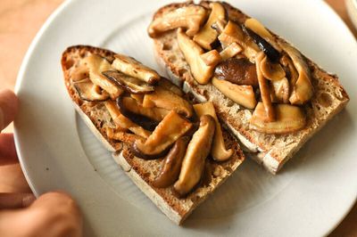 椎茸のガーリックソテー&ブルスケッタ