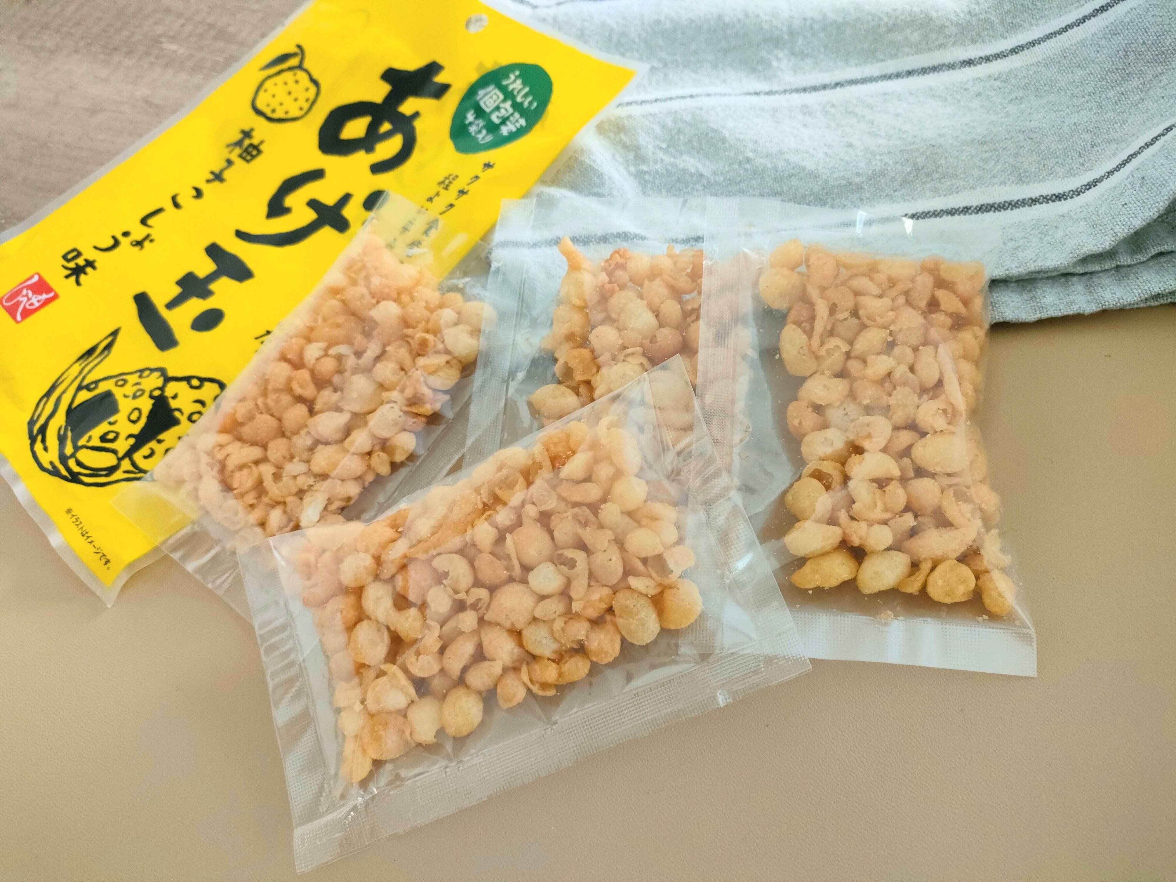 小袋入りのあげ玉が4つ入っている