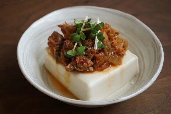 サバ缶を使ったサバ味噌キムチ奴