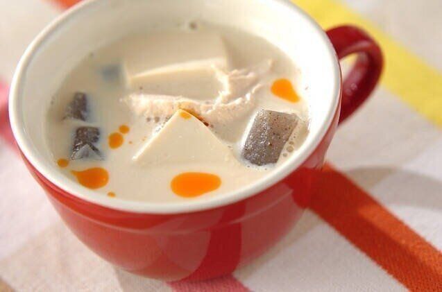 こんにゃく入りみそ風味豆乳汁