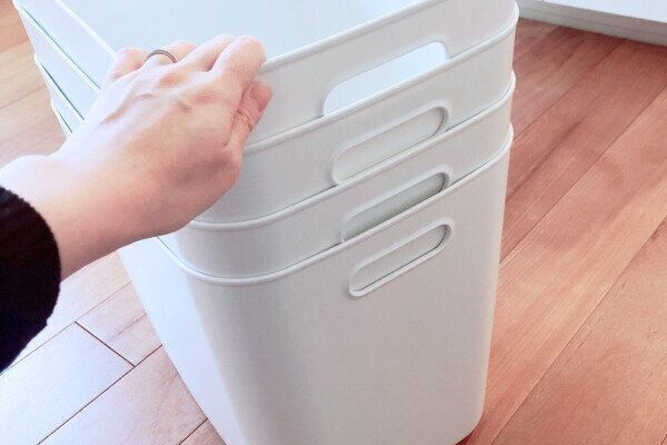 積み重なった収納アイテム