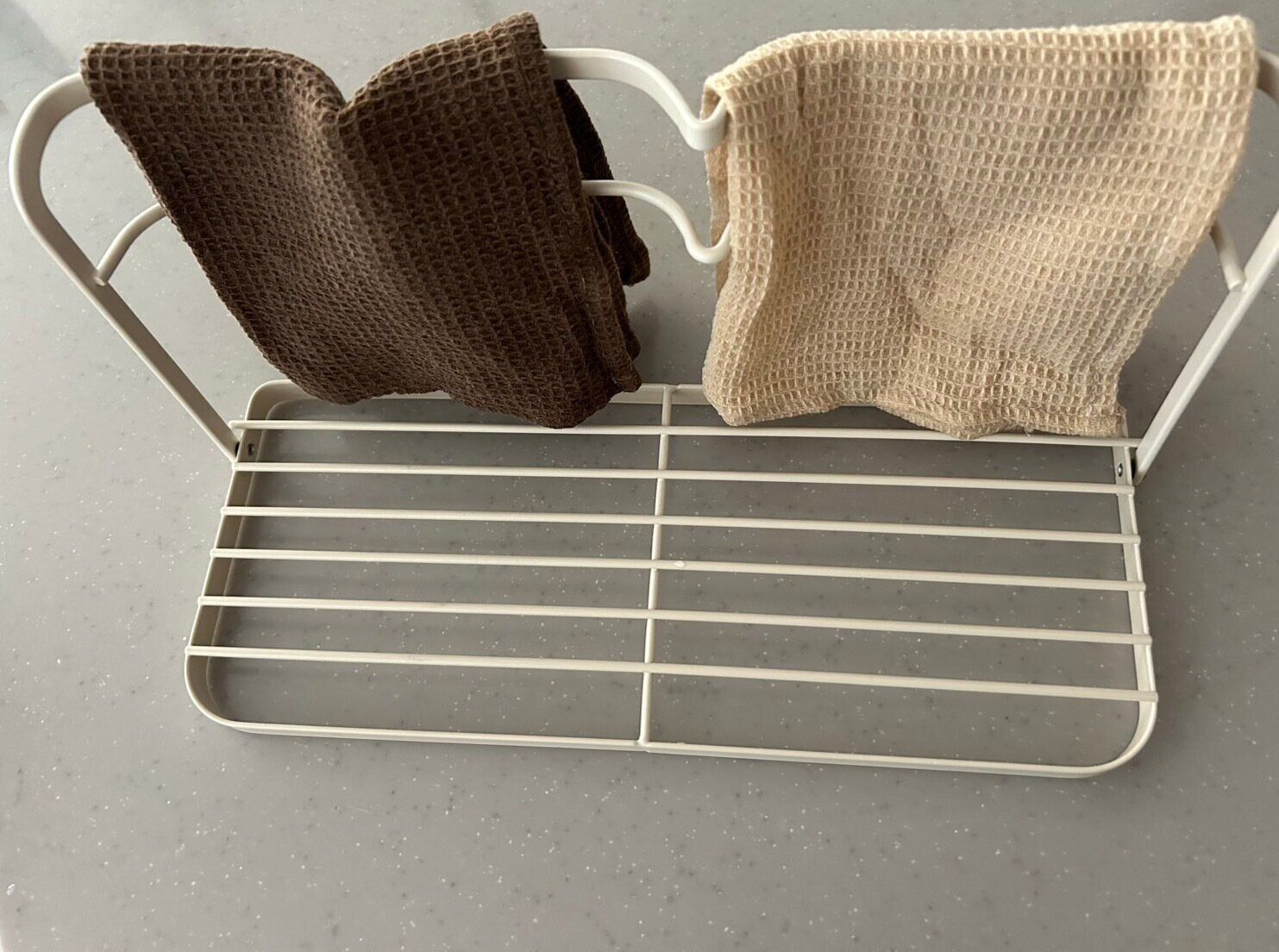 【3COINS】「考えた人天才！」困っていた置き場所が決まってキッチンがすっきり！超便利整理グッズ