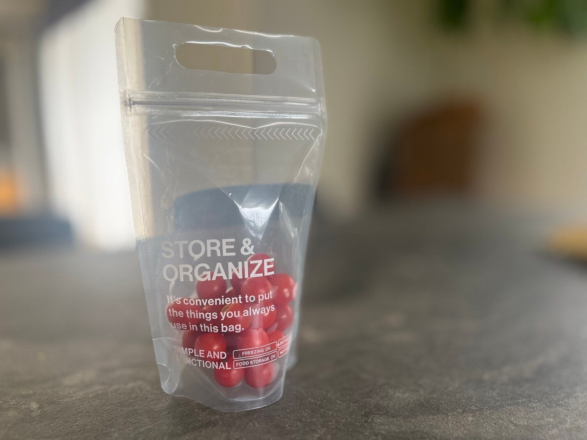 【ダイソー】「立つ」ストックバッグが便利！賢い使い方を整理収納のプロが解説