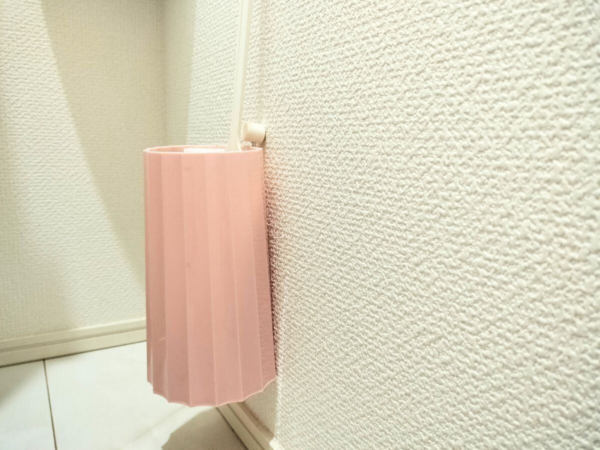 スキマロングワイパーをハンディモップスタンドに入れたところ