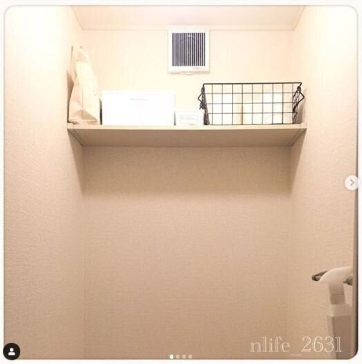 トイレ収納 の賢いテクニック実例 掃除の手間を減らすひと工夫 サンキュ トイレ収納 の賢いテクニック実例 掃除の手間を減らすひと工夫 サンキュ