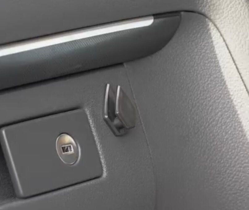 考えた人天才！【セリア】「スッキリ」「使いやすい」おすすめ車内収納アイテム3選