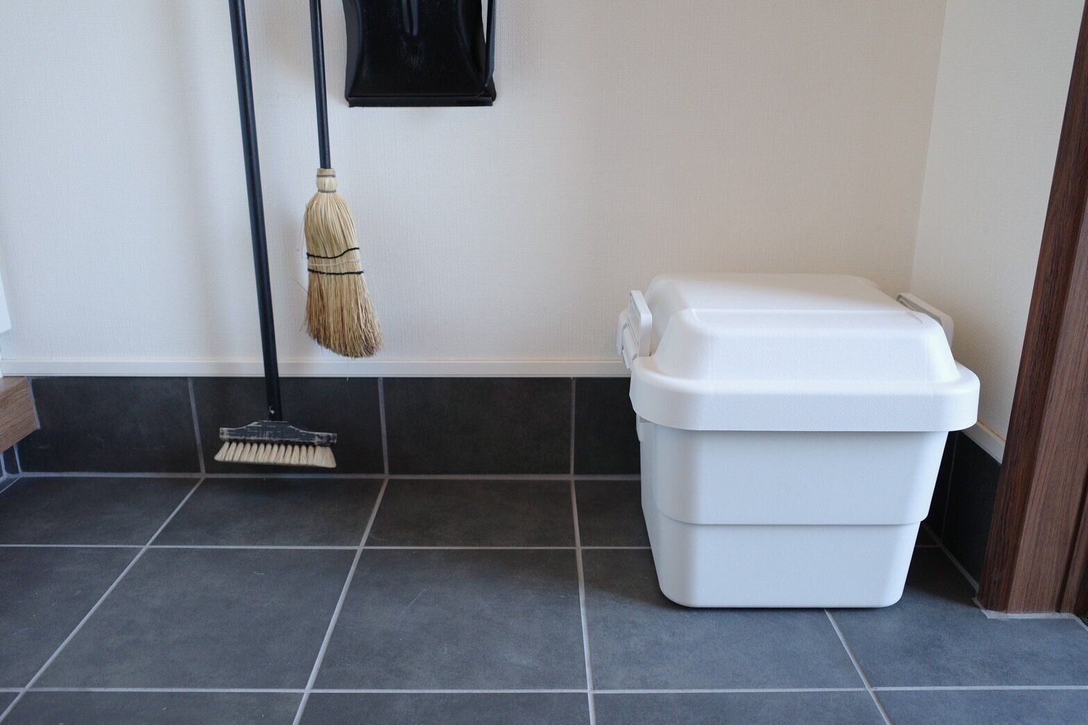 「もう少し玄関が広かったらな！」を叶える、プロが実際にやっている「玄関広見せ」テクニック4選