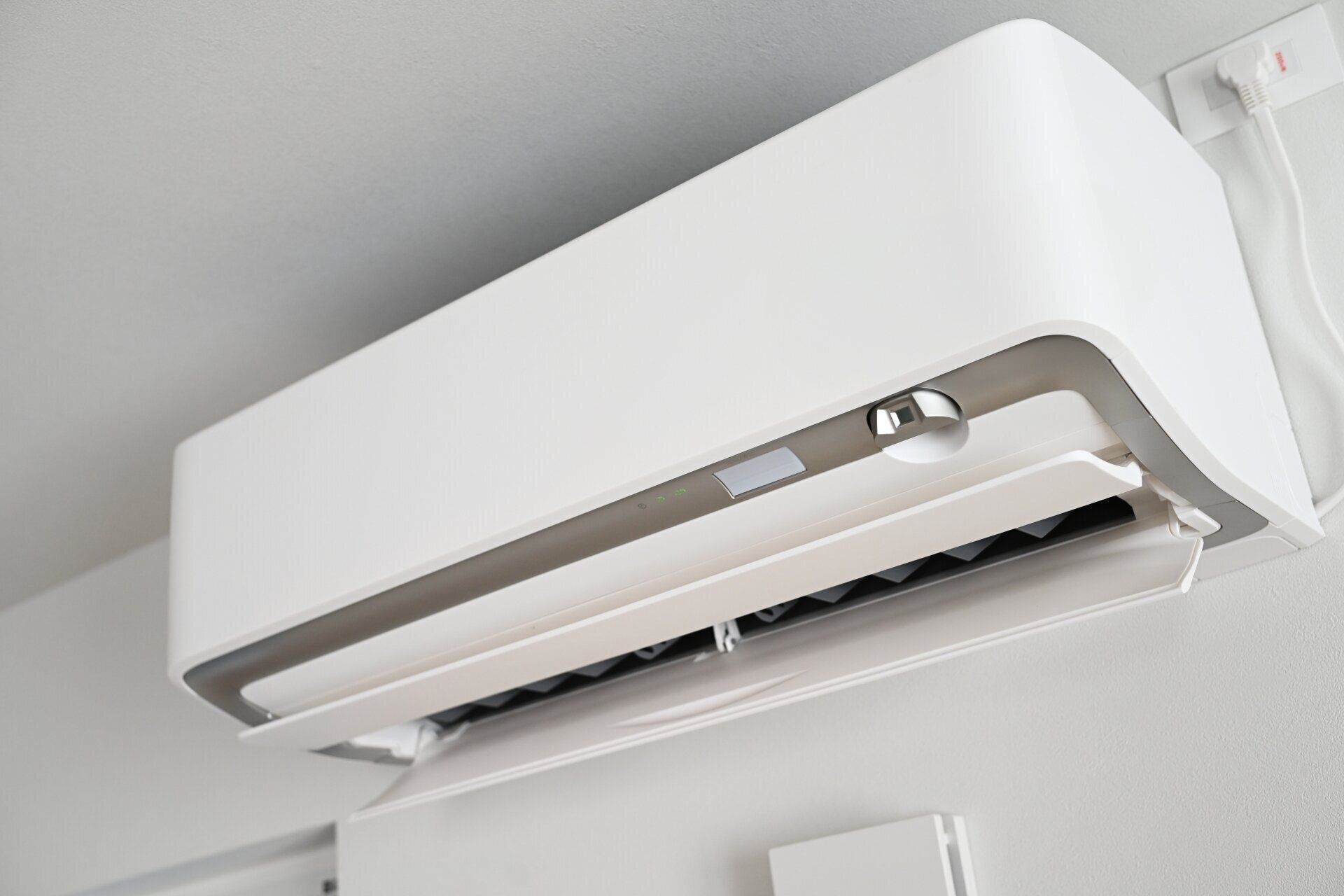 3.エアコンのニオイは「部屋中に広がる」