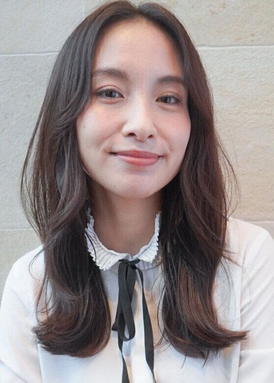 ソフトなカールがイマドキ！外ハネロングヘア