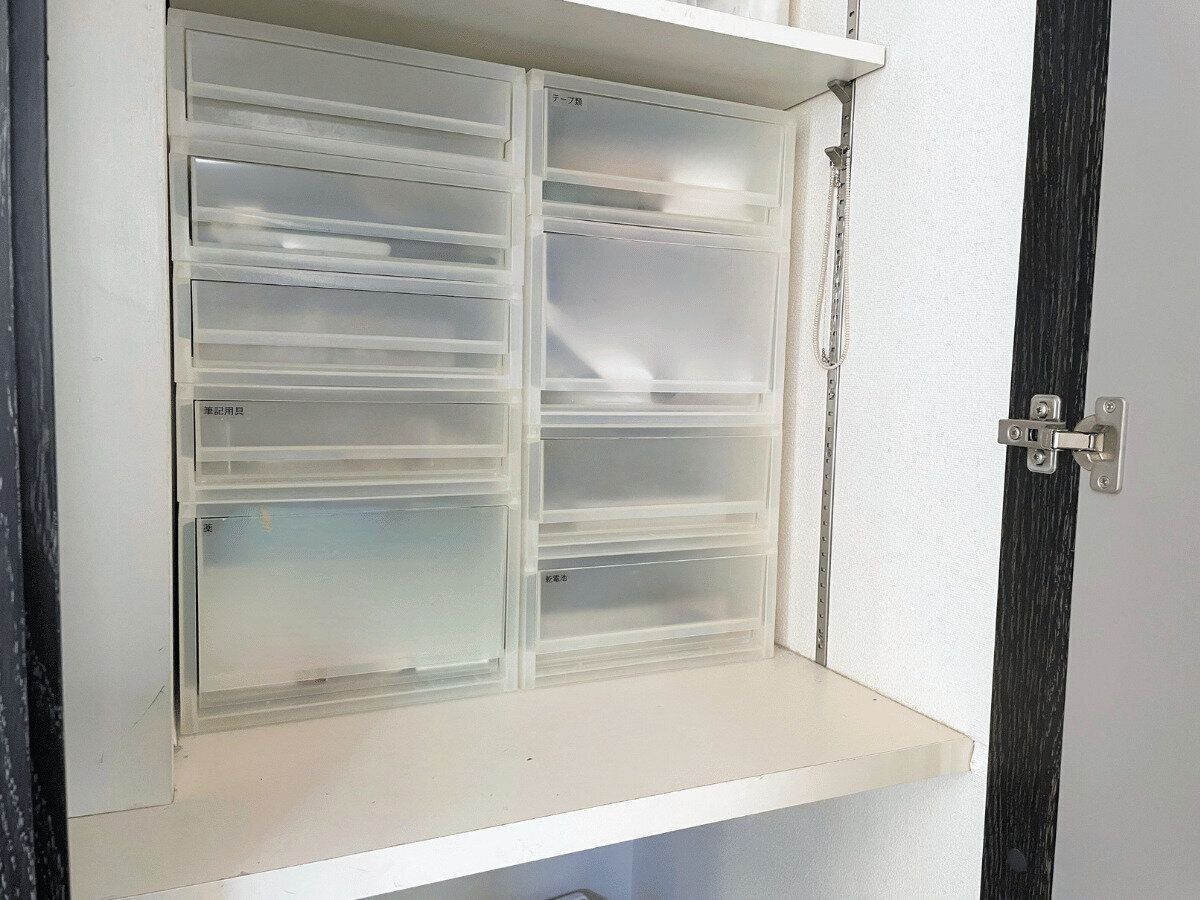 ミニマリストのダイニング収納