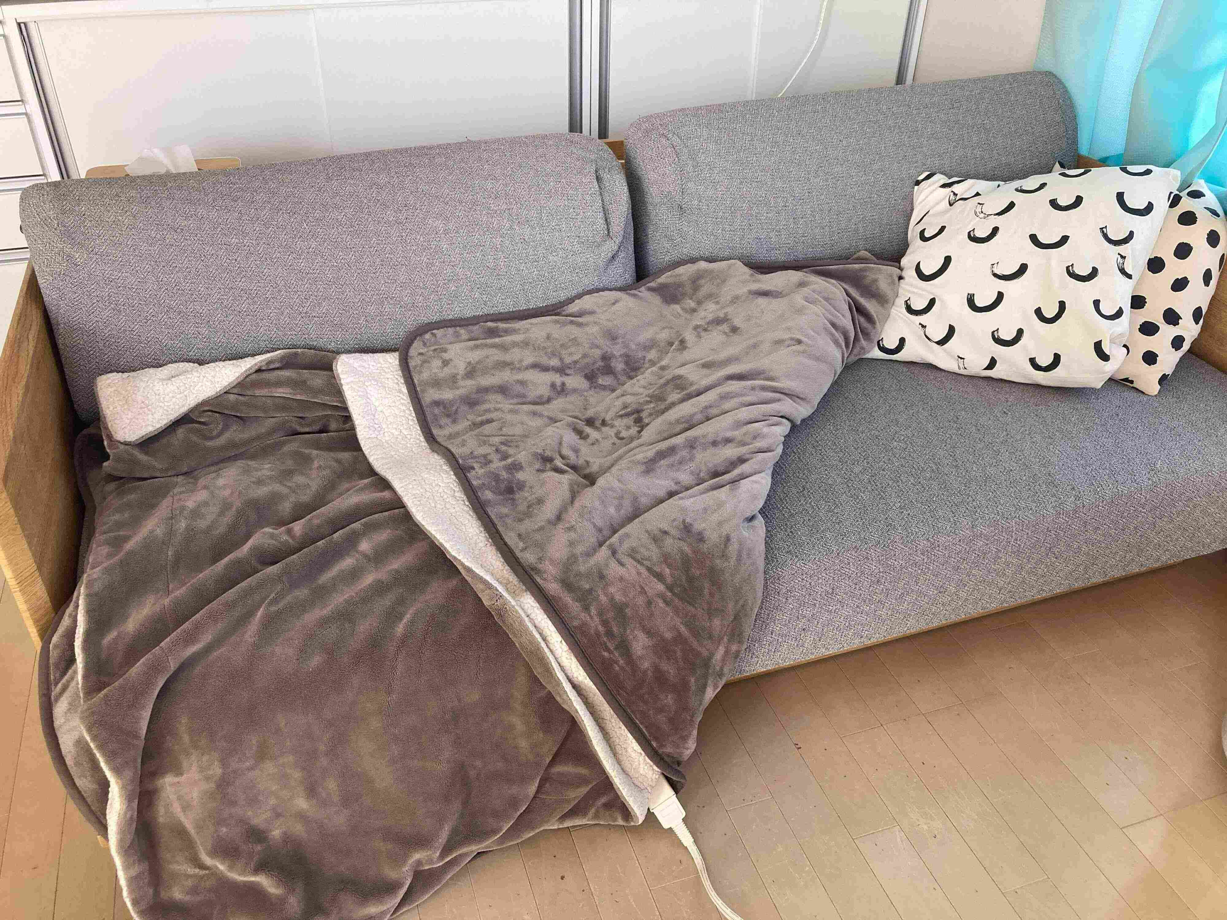 ソファと電気毛布