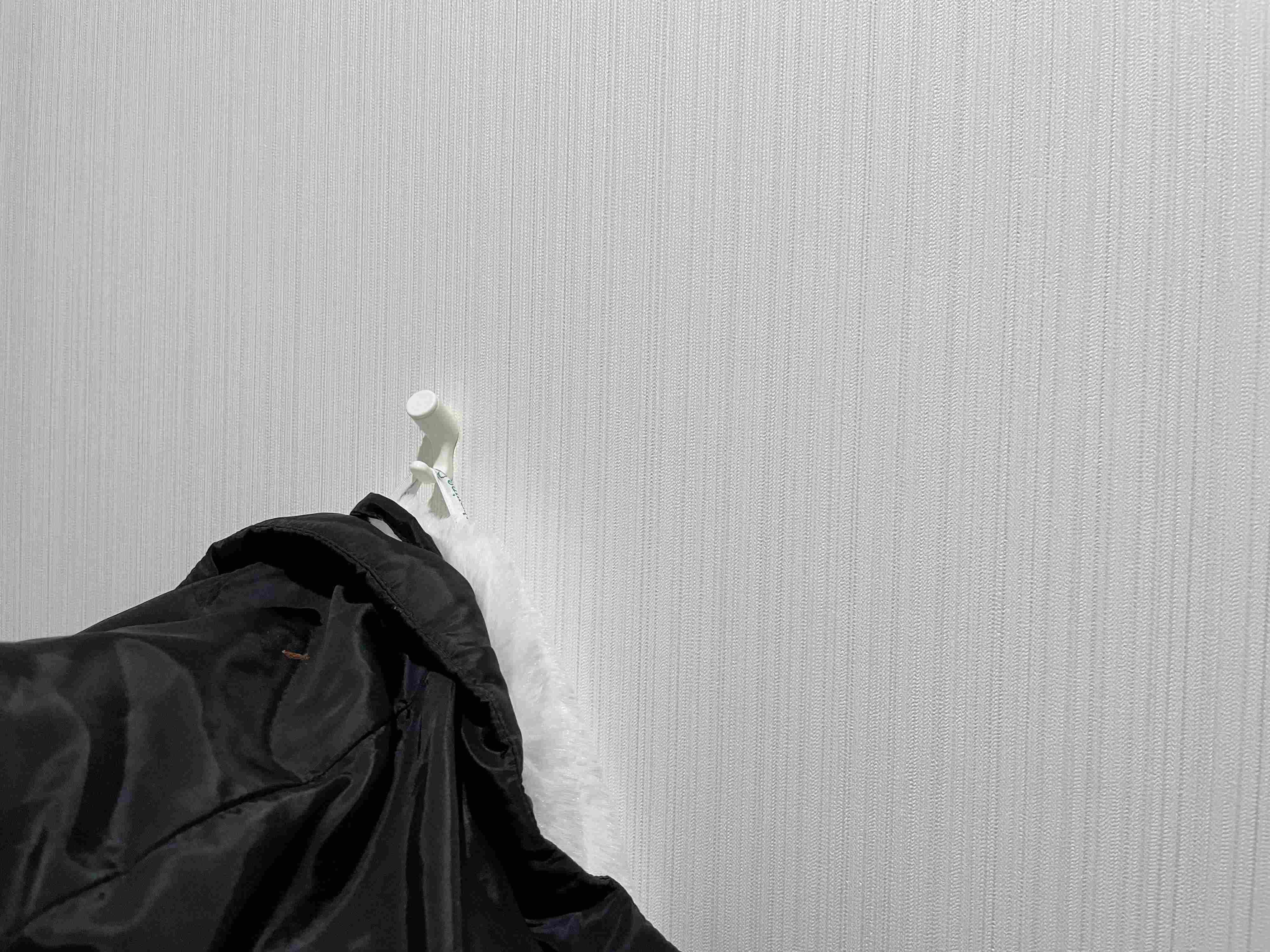 毎日使うアウターは壁掛け収納がマスト