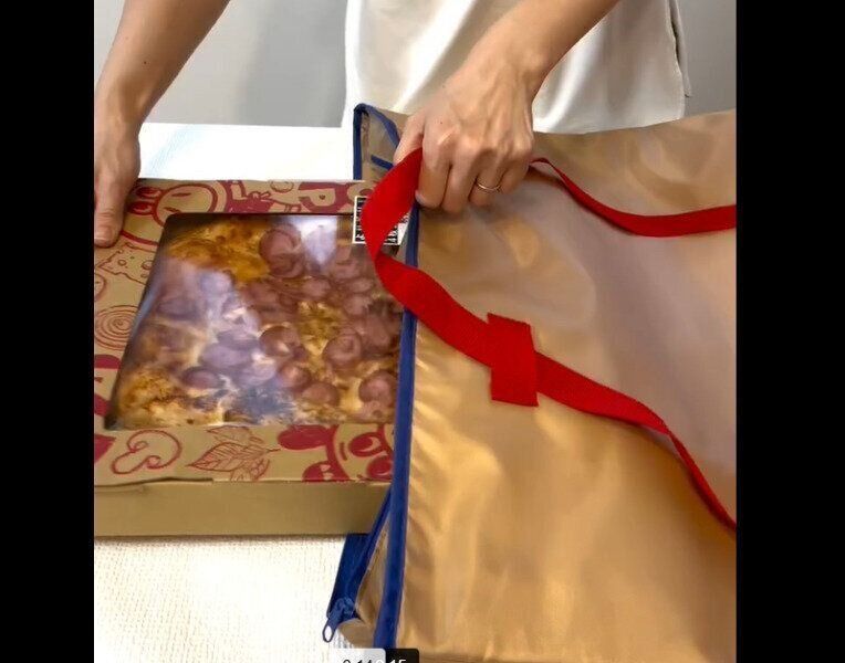 【キャンドゥ】ピザがすっぽり！保温冷ピザ&エコバッグ