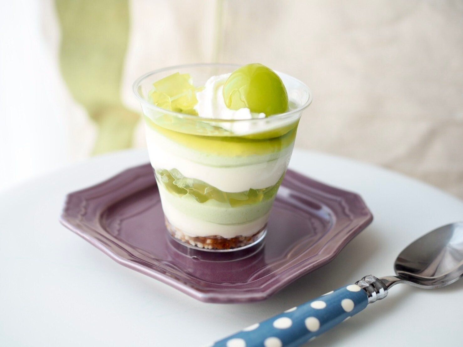 シャトレーゼ「Dessertパルフェ シャインマスカット」商品写真