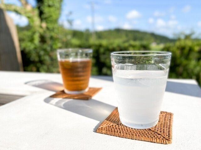 お茶と水