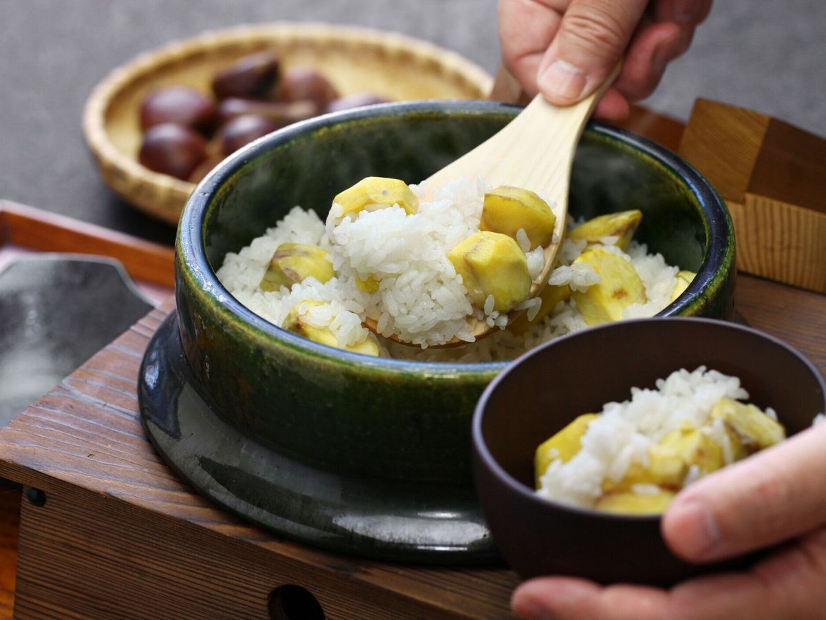 栗米(栗ゴハン)は、伝統的な日本の秋米のレシピです。