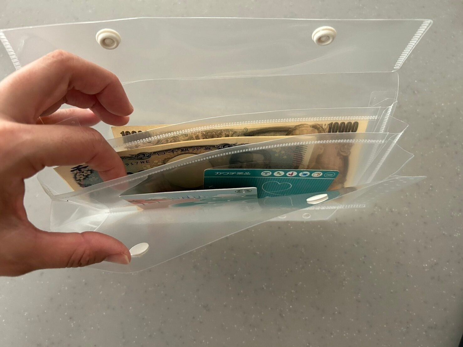 【セリア】収納ポーチは「自分でつくる」がおすすめ！セリアアイテムを組みあせて理想の収納を 