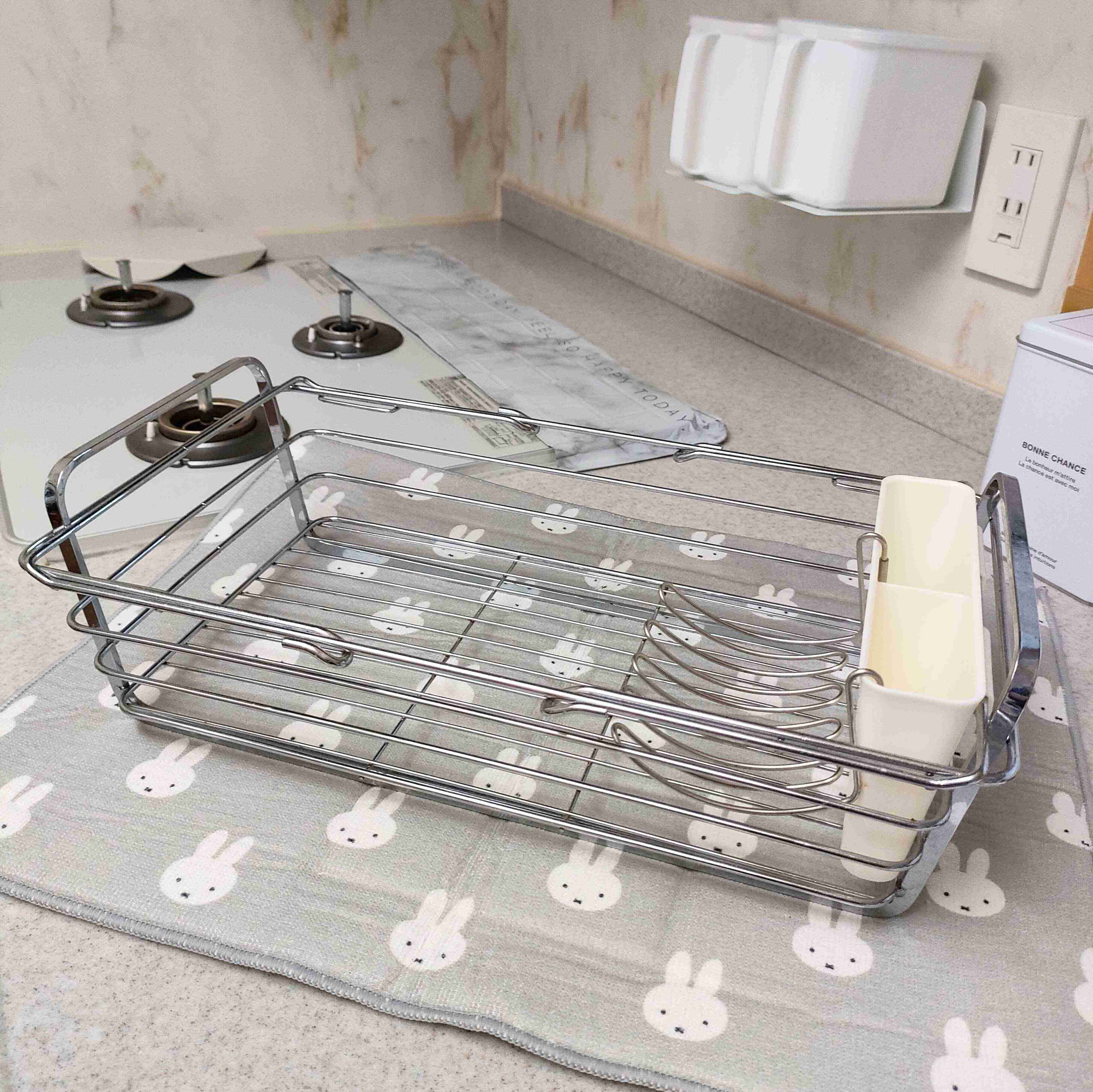 300円ショップ3COINS 折りたたみボトルスタンド