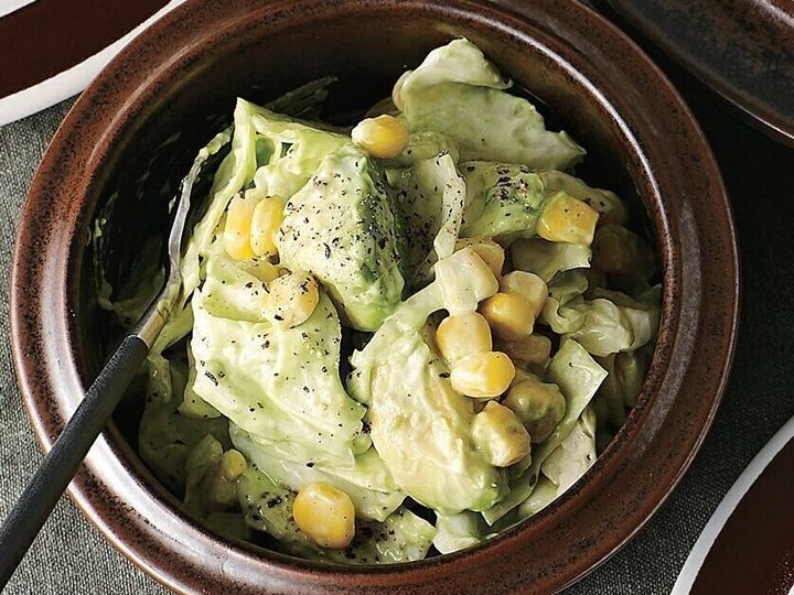 コーンとさっぱりマヨネーズ味 キャベツのアボカドコールスロー サンキュ コーンとさっぱりマヨネーズ味 キャベツのアボカドコールスロー サンキュ