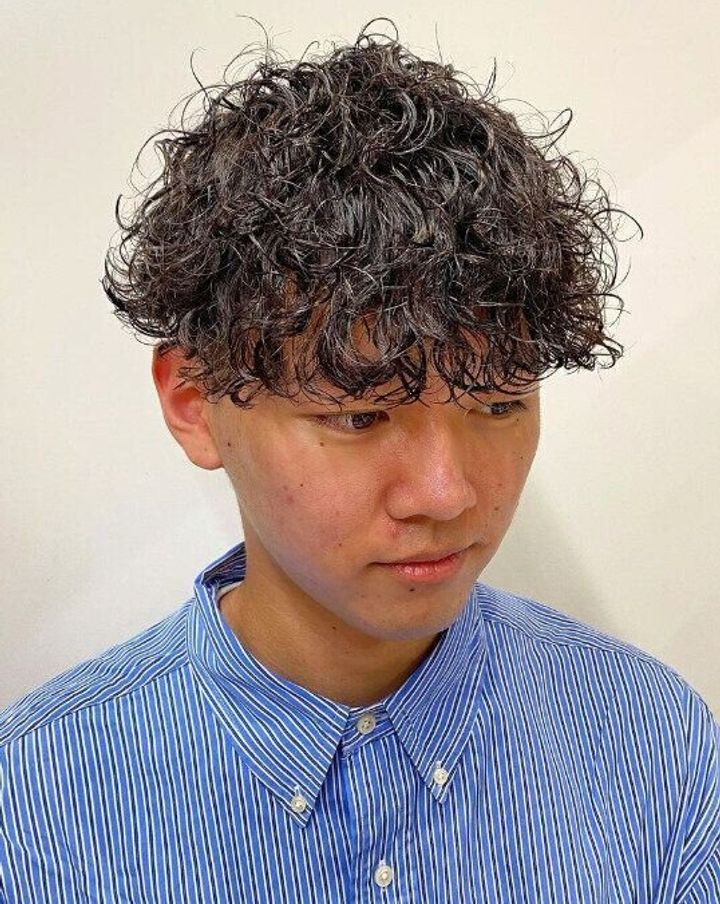 強めのカールがイマドキ!波巻きスパイラルパーマ