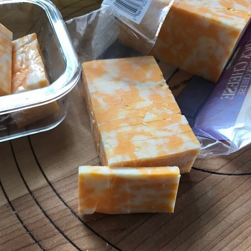 コストコのチーズ 22最新 おすすめランキング18選 冷凍保存方法やおいしい食べ方もご紹介 サンキュ