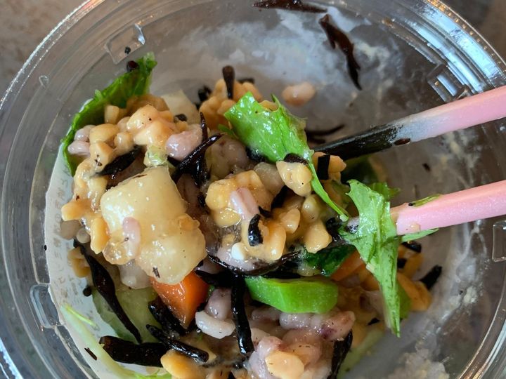 セブン コンビニごはんで太る日々にさよなら 10kgの主婦がランチにこっそり買うのはコレ サラダなのに満足感が半端ない サンキュ セブン コンビニごはんで太る日々にさよなら 10kgの主婦がランチにこっそり買うのはコレ サラダなのに満足感が半端ない サンキュ