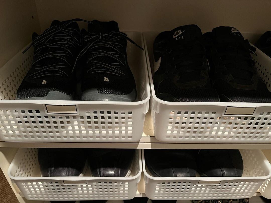 セリアのプラスチックカゴをつかった靴収納アイデア
