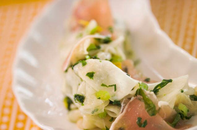 さわやかな香りを楽しめる 柚子 ゆず を使ったおすすめレシピ30選 肉料理 魚料理 パスタにも風味をプラス サンキュ