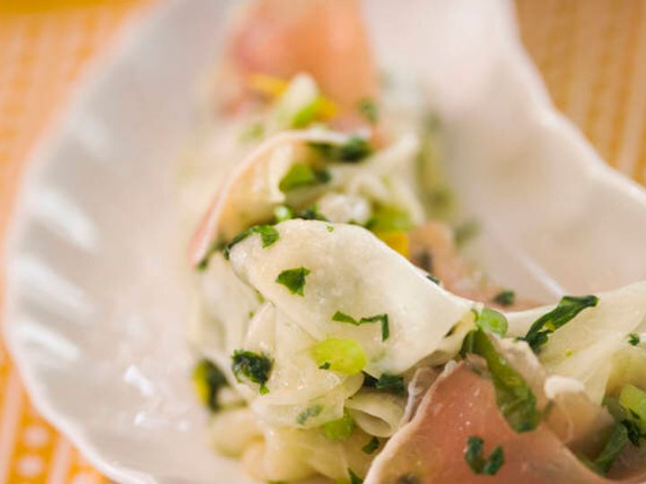 さわやかな香りを楽しめる 柚子 ゆず を使ったおすすめレシピ30選 肉料理 魚料理 パスタにも風味をプラス サンキュ さわやかな香りを楽しめる 柚子 ゆず を使ったおすすめレシピ30選 肉料理 魚料理 パスタにも風味をプラス サンキュ