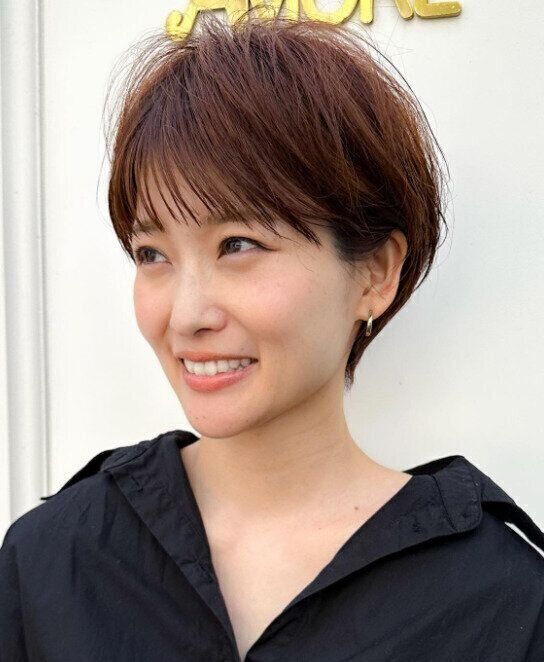 分け目のないデザインで立体感が生まれる！くびれショート