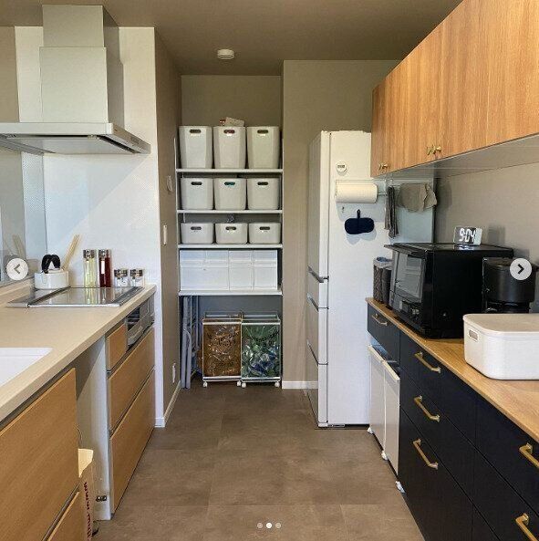 ごちゃごちゃしがちなパントリーも無印良品で