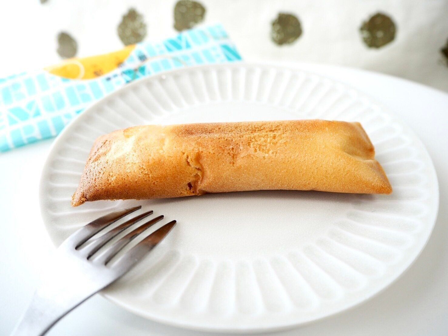 シャトレーゼ「梨恵夢　瀬戸内レモン」商品写真