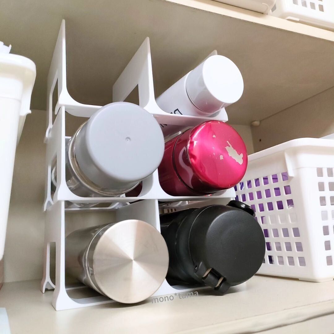 【セリア】収納場所に困りがちな水筒がすっきり収納できる