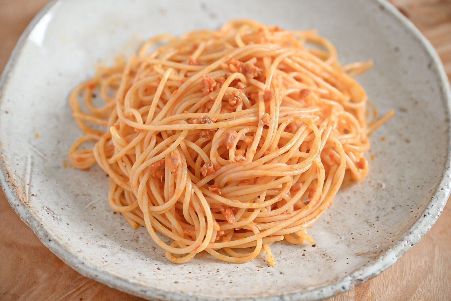 鮭にんにく辣油のペペロンチーノ