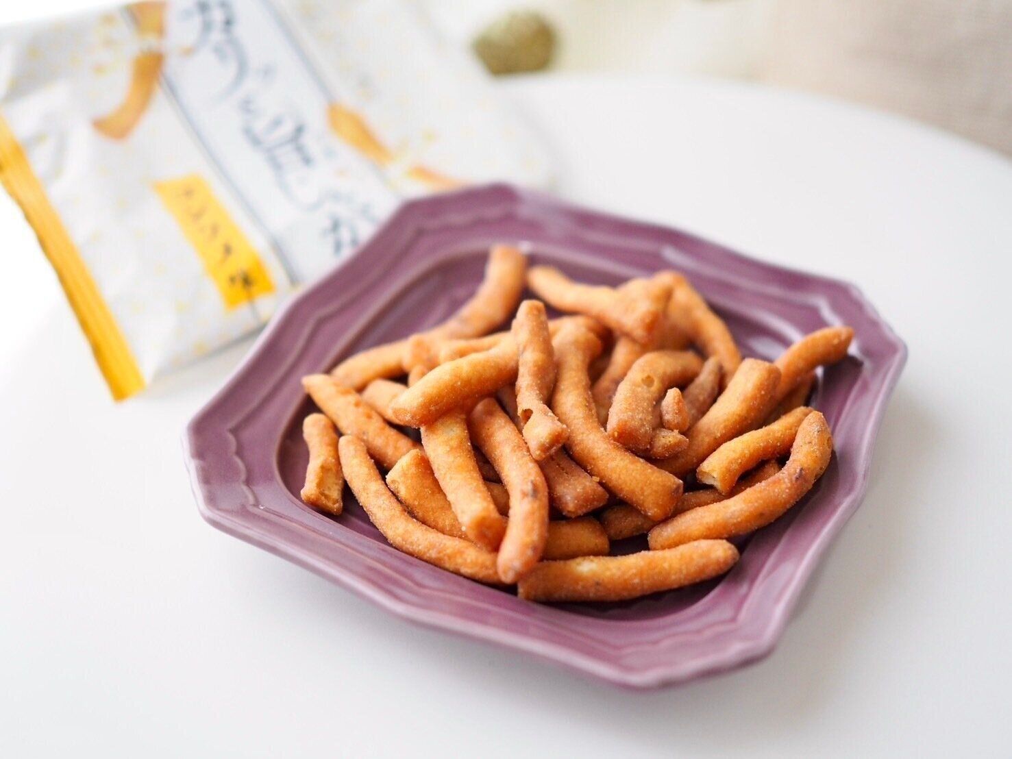 シャトレーゼ「カリッと旨じゃが コンソメ味」商品写真