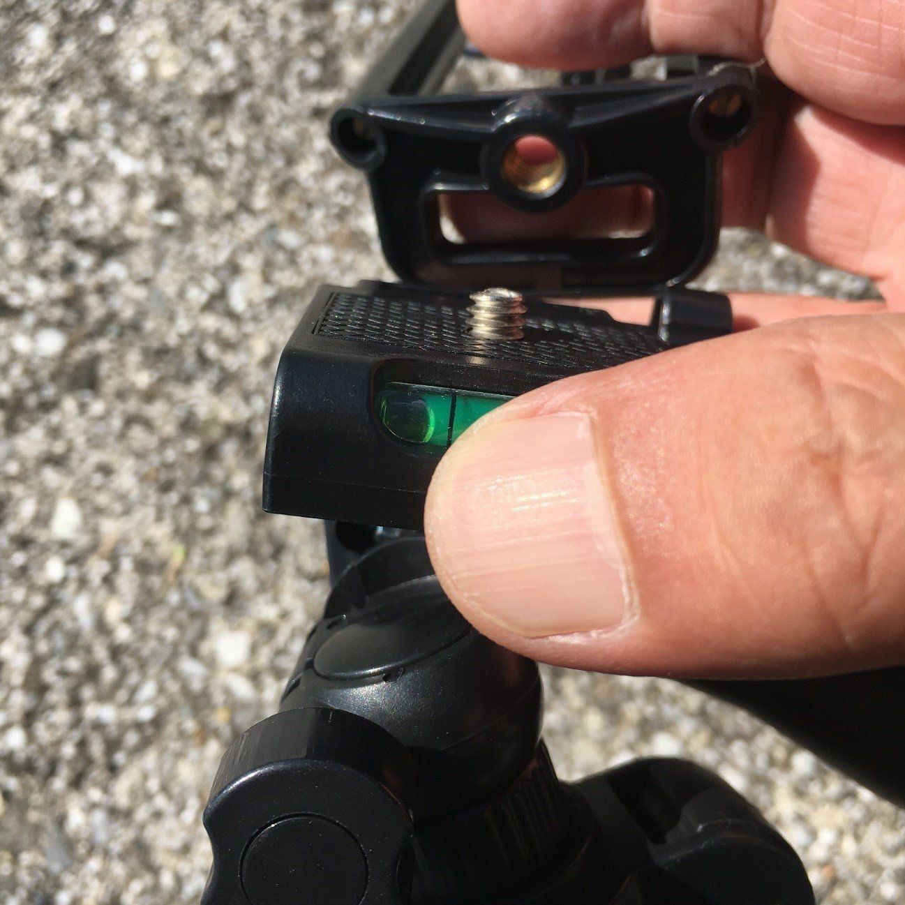 コスパ良すぎ ダイソーのカメラ三脚はスマホにも対応してなんと500円 サンキュ