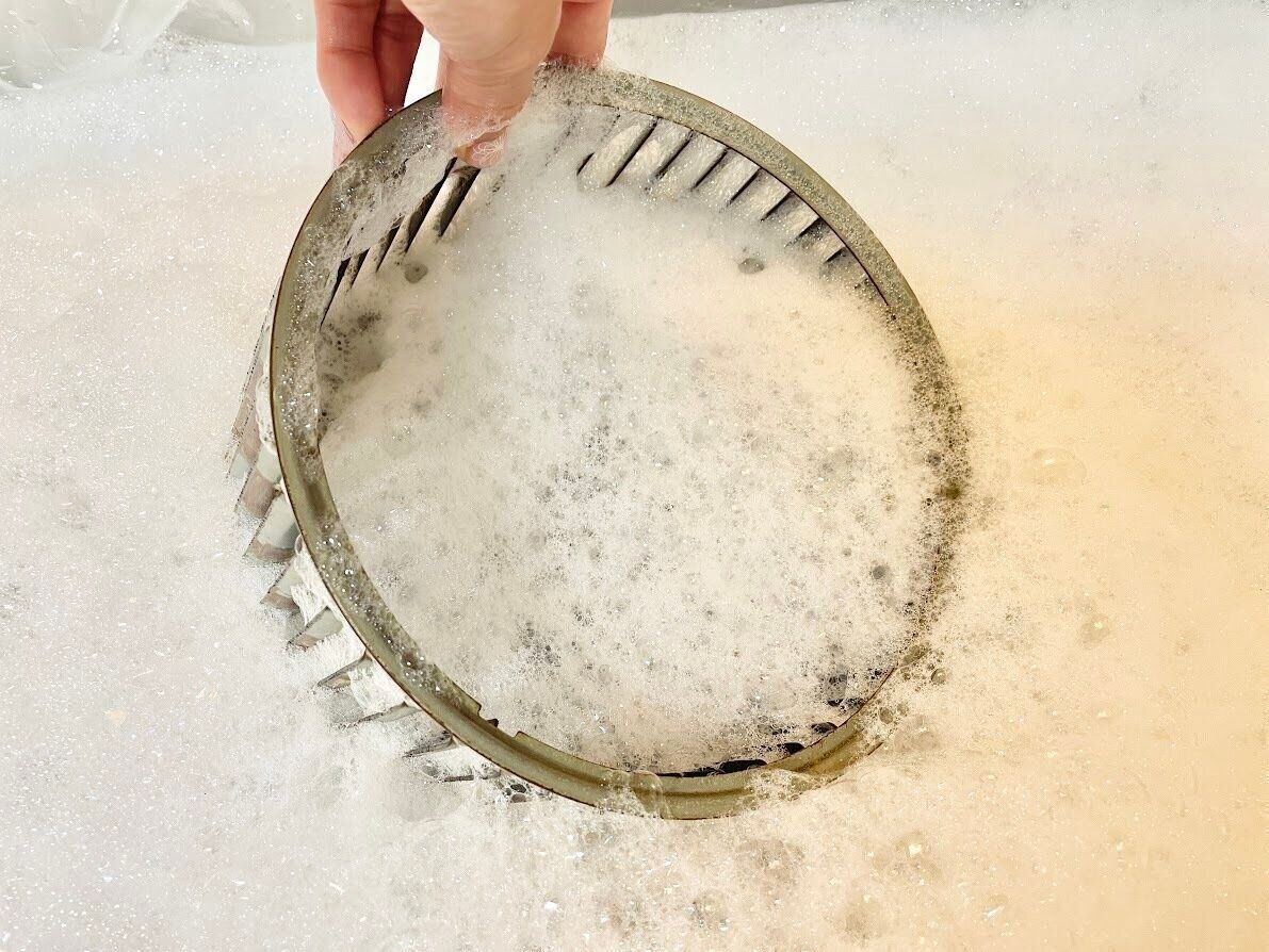 シロッコファンをつけ置きする