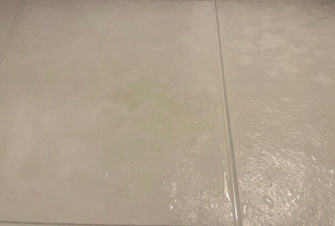 黒ずんだお風呂の床