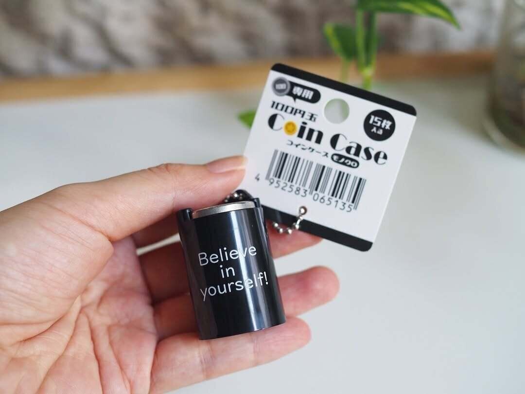 【キャンドゥ】モノクロタイプのコインケースが登場